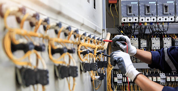 Professional Electrician technician working in Elberton, GA